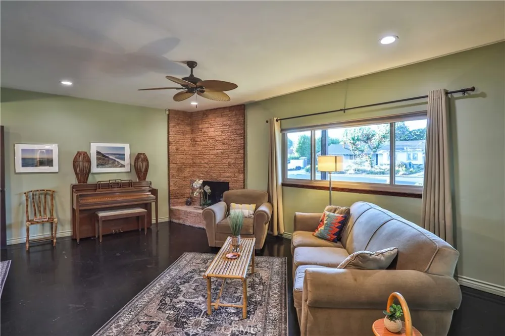 846 W 10th Street Claremont, CA 91711