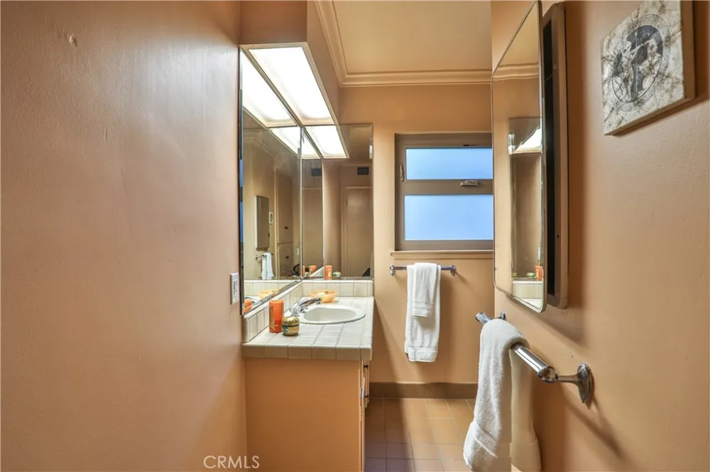 846 W 10th Street Claremont, CA 91711