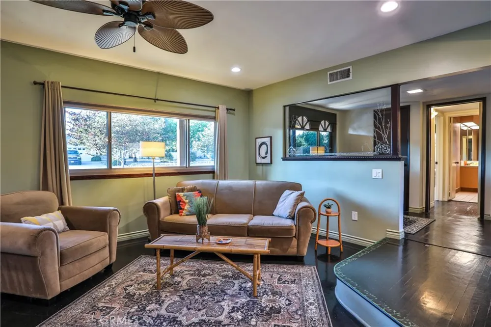 846 W 10th Street Claremont, CA 91711
