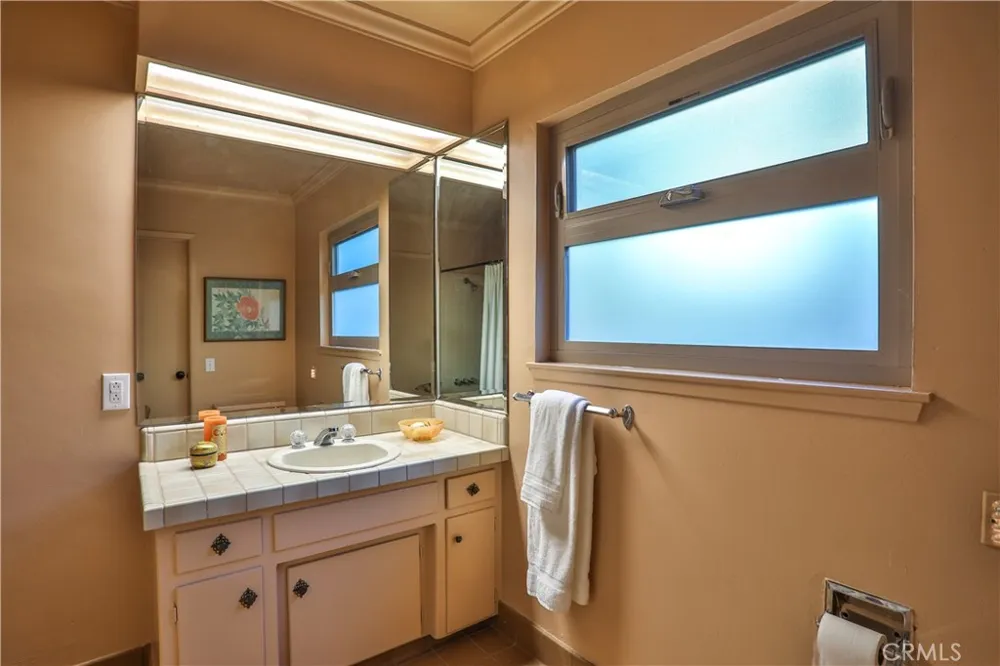 846 W 10th Street Claremont, CA 91711