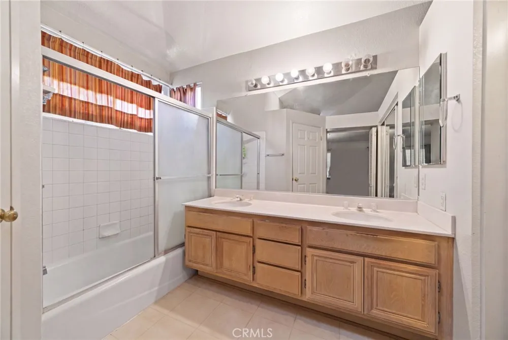 14021 Lemoli Hawthorne, CA 90250