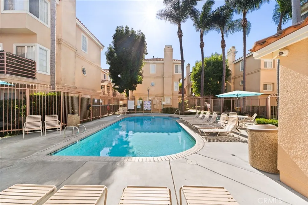14021 Lemoli Hawthorne, CA 90250