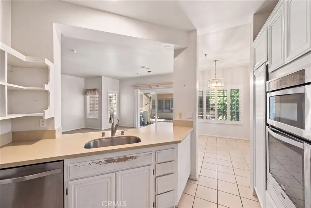 14021 Lemoli Hawthorne, CA 90250