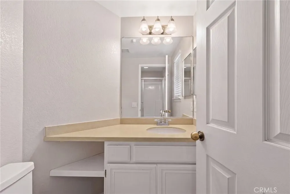 14021 Lemoli Hawthorne, CA 90250