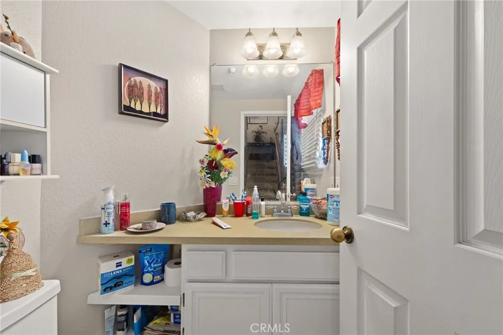 14021 Lemoli Hawthorne, CA 90250