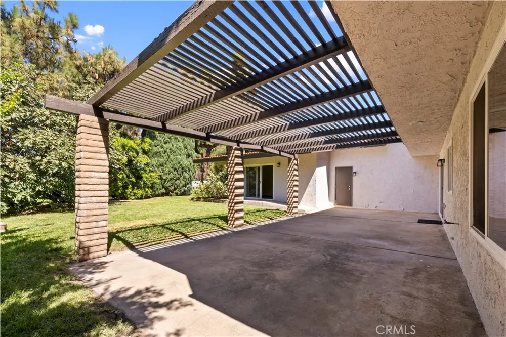 1613 Erin Avenue Upland, CA 91784