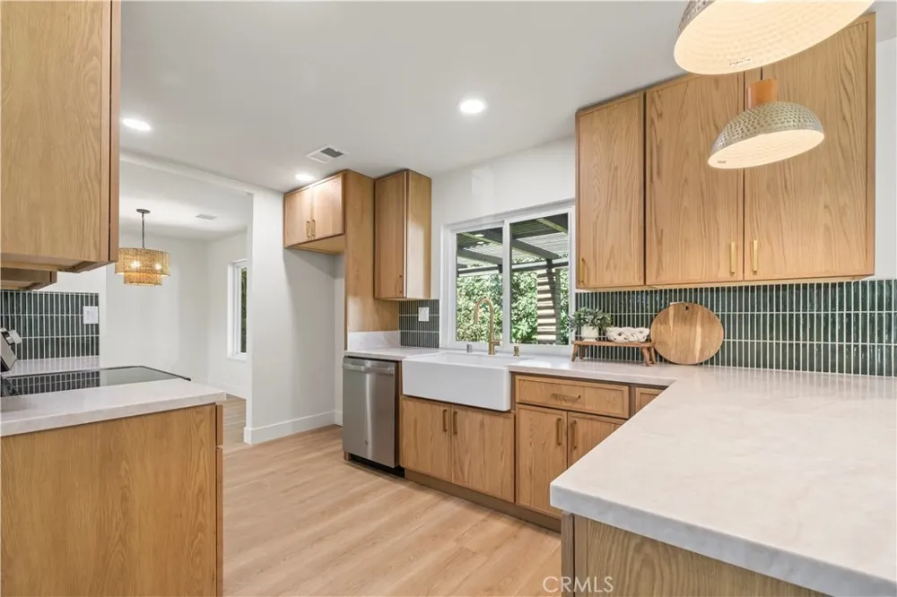 1613 Erin Avenue Upland, CA 91784