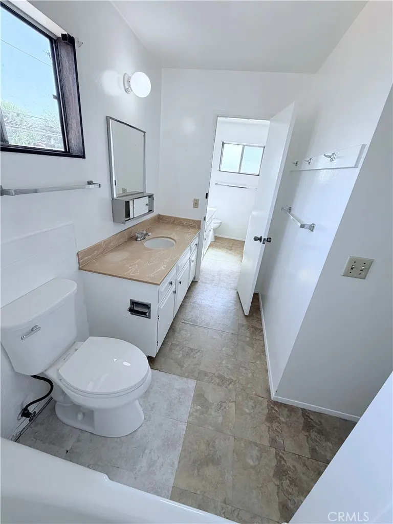 4930 Benham Baldwin Park, CA 91706