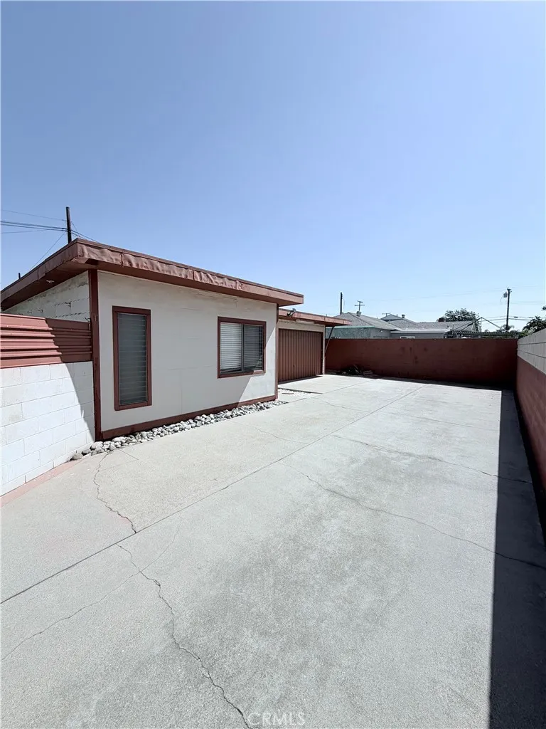 4930 Benham Baldwin Park, CA 91706