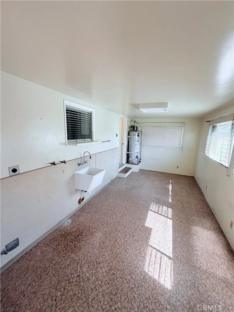 4930 Benham Baldwin Park, CA 91706