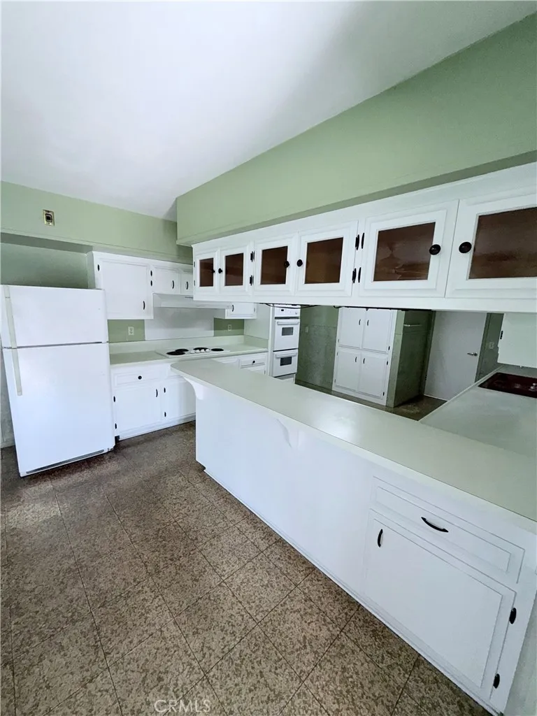 4930 Benham Baldwin Park, CA 91706