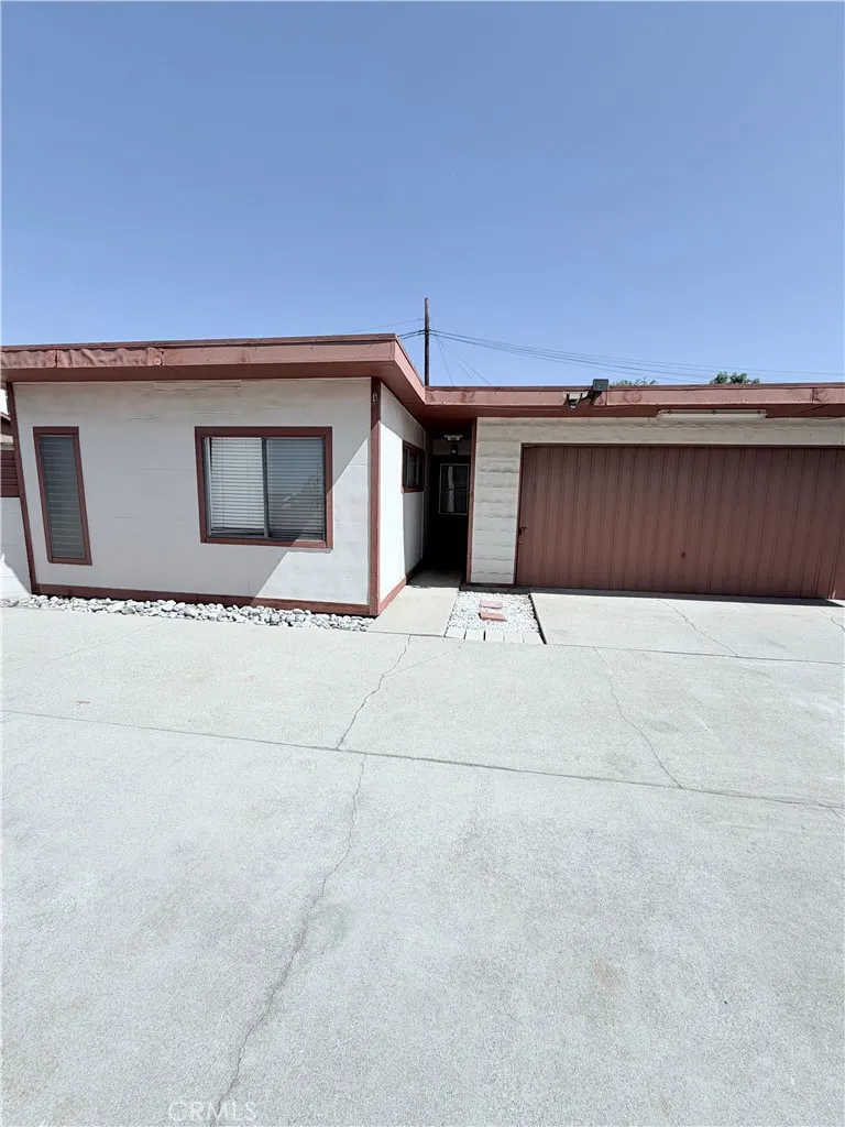 4930 Benham Baldwin Park, CA 91706