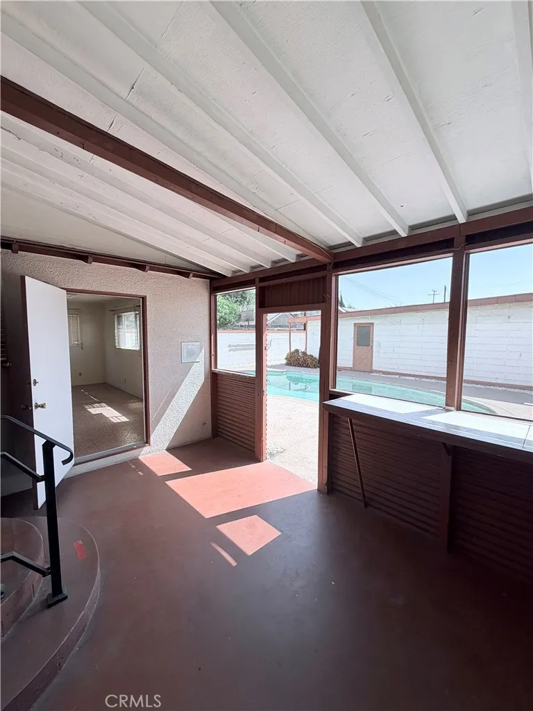 4930 Benham Baldwin Park, CA 91706