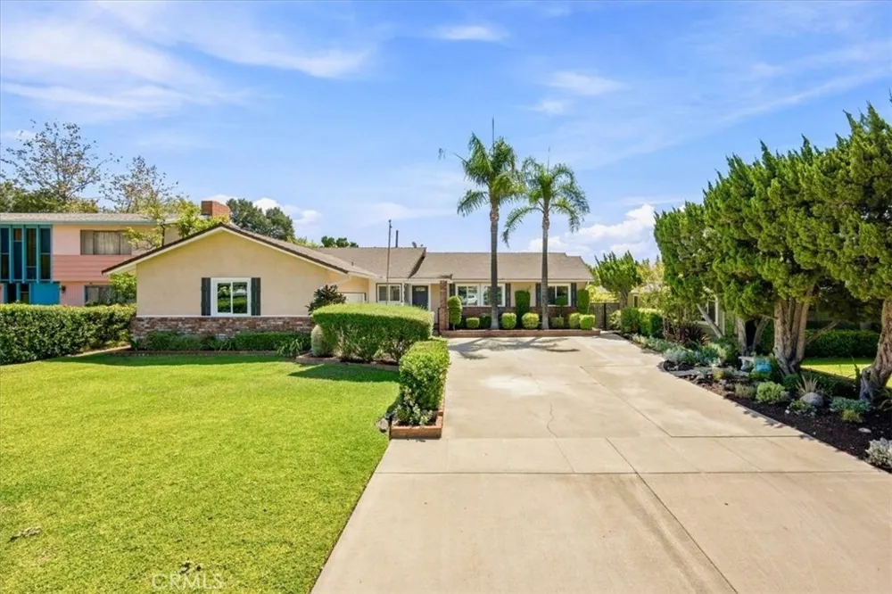 1034 Soldano Azusa, CA 91702
