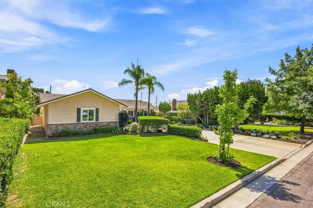 1034 Soldano Azusa, CA 91702