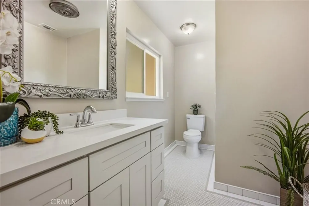 1034 Soldano Azusa, CA 91702