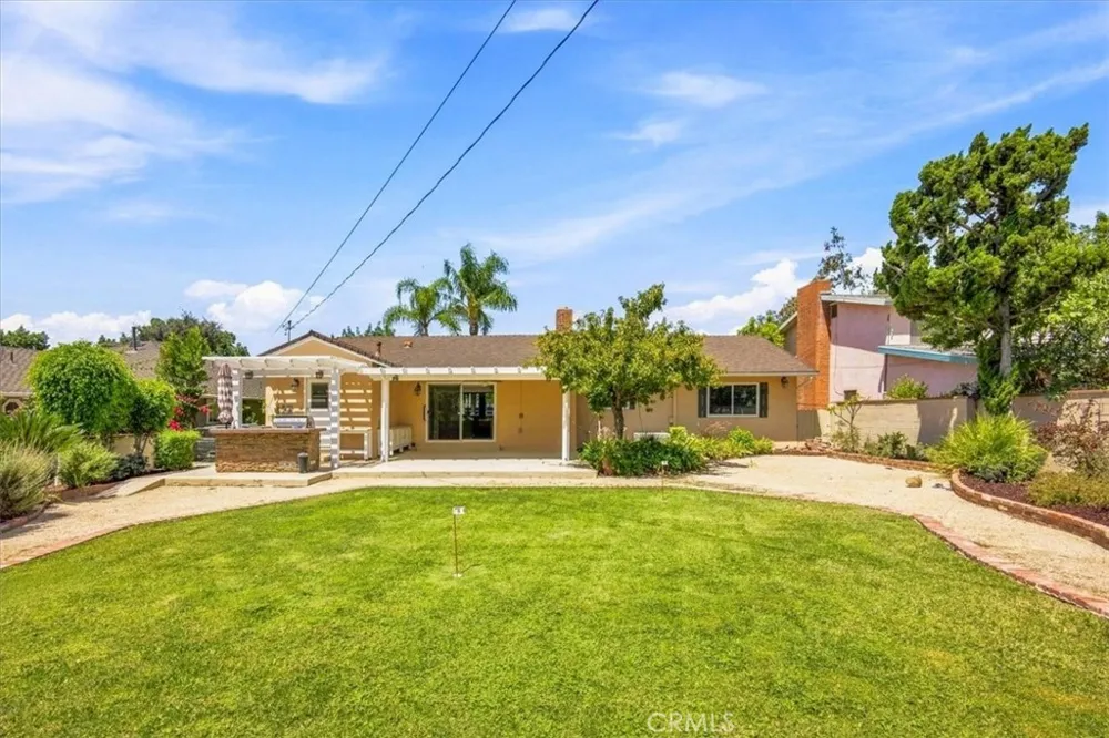 1034 Soldano Azusa, CA 91702