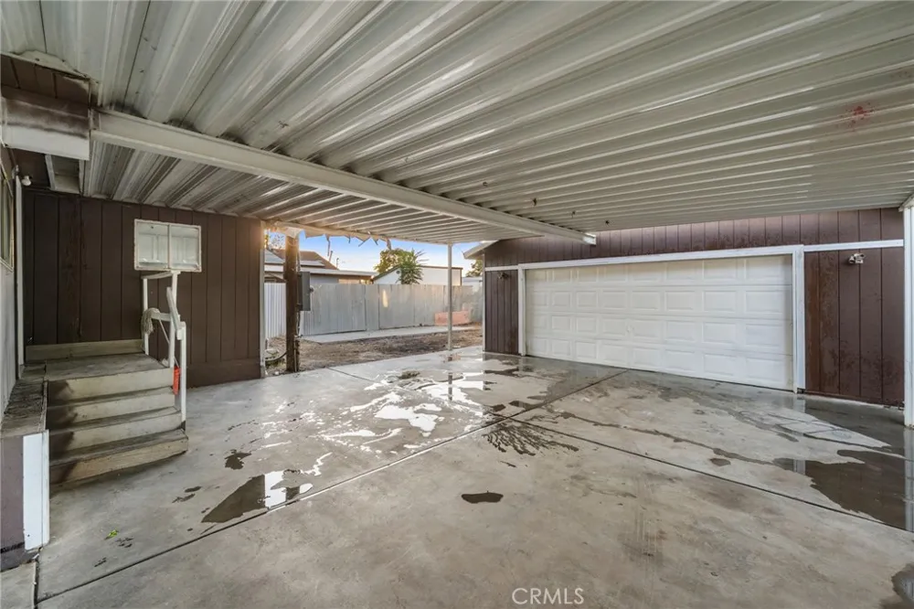 718 Willow Drive Bakersfield, CA 93308