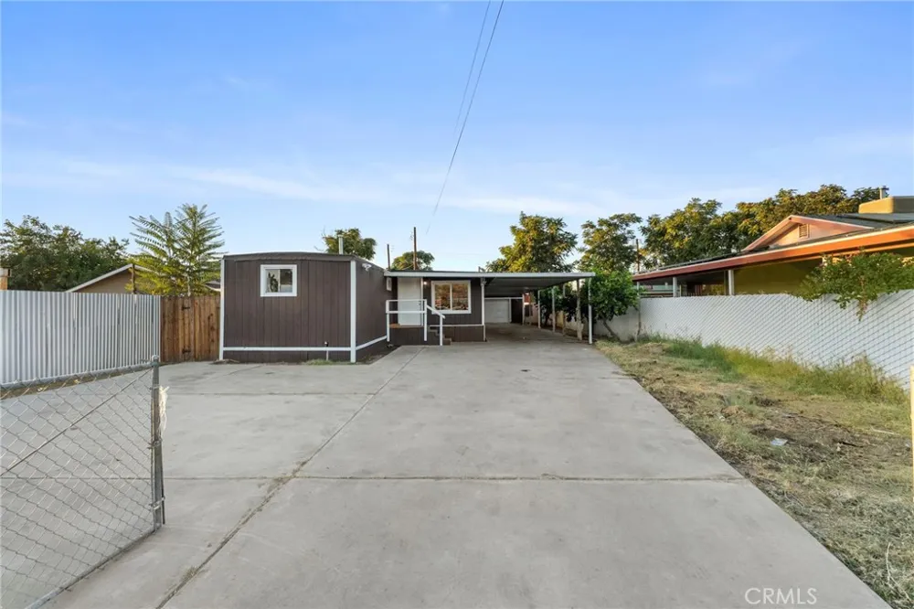 718 Willow Drive Bakersfield, CA 93308