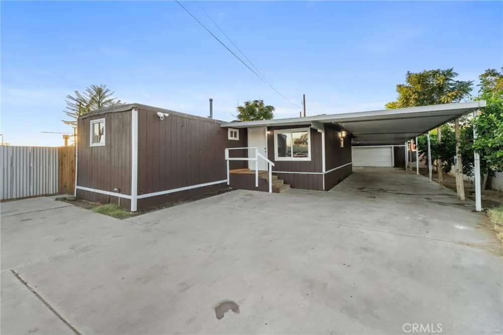 718 Willow Drive Bakersfield, CA 93308