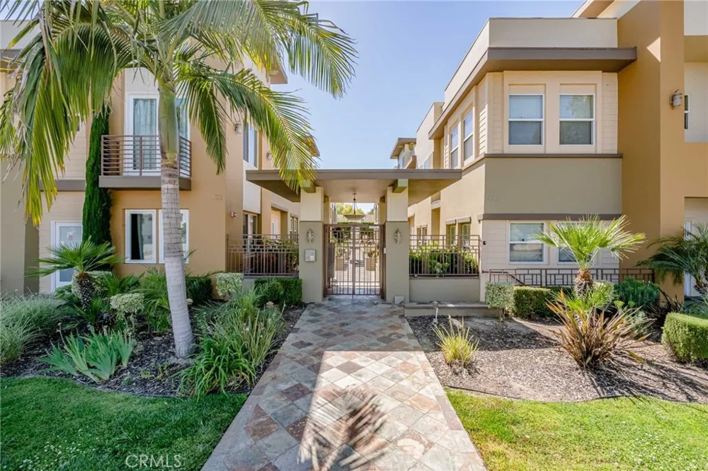 441 Los Robles #16 Pasadena, CA 91101