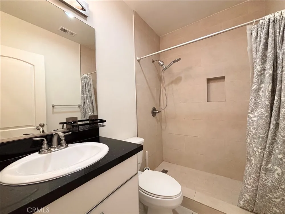 441 Los Robles #16 Pasadena, CA 91101