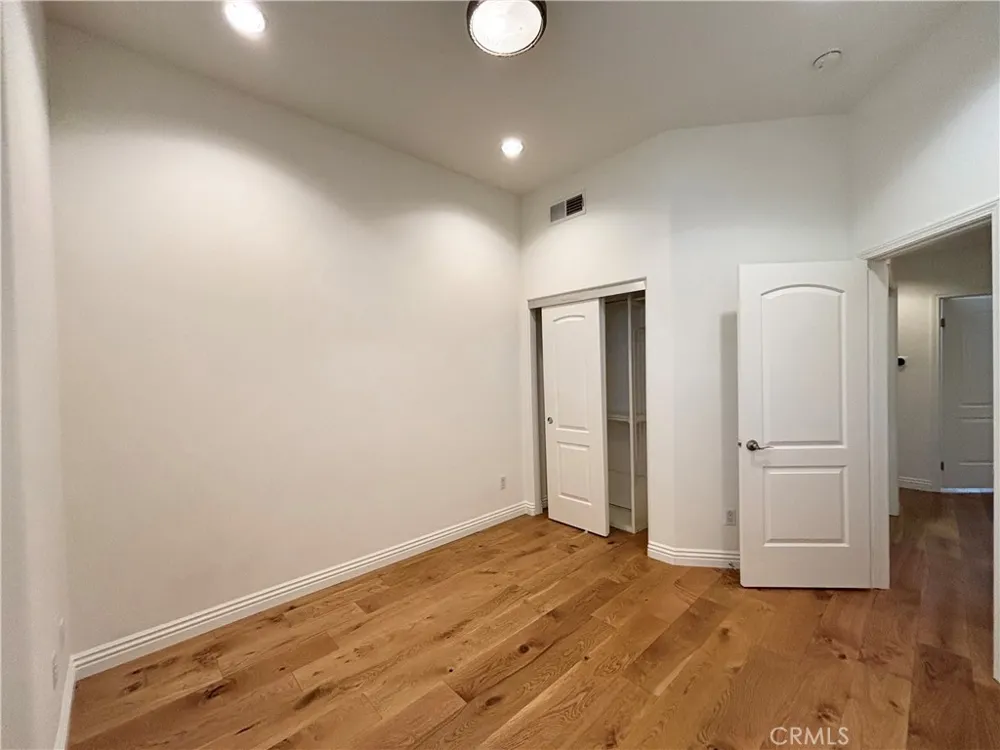 441 Los Robles #16 Pasadena, CA 91101