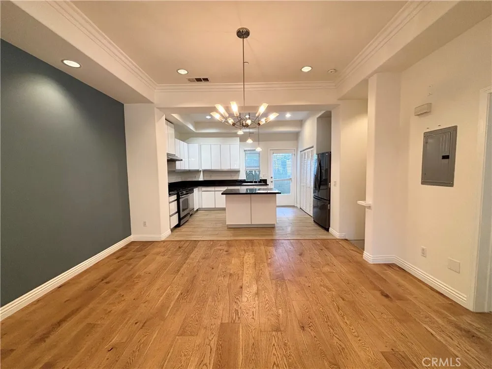 441 Los Robles #16 Pasadena, CA 91101