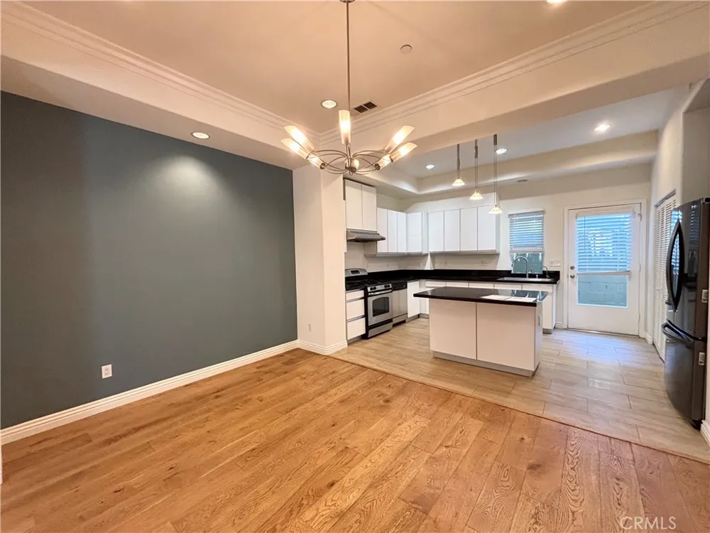 441 Los Robles #16 Pasadena, CA 91101