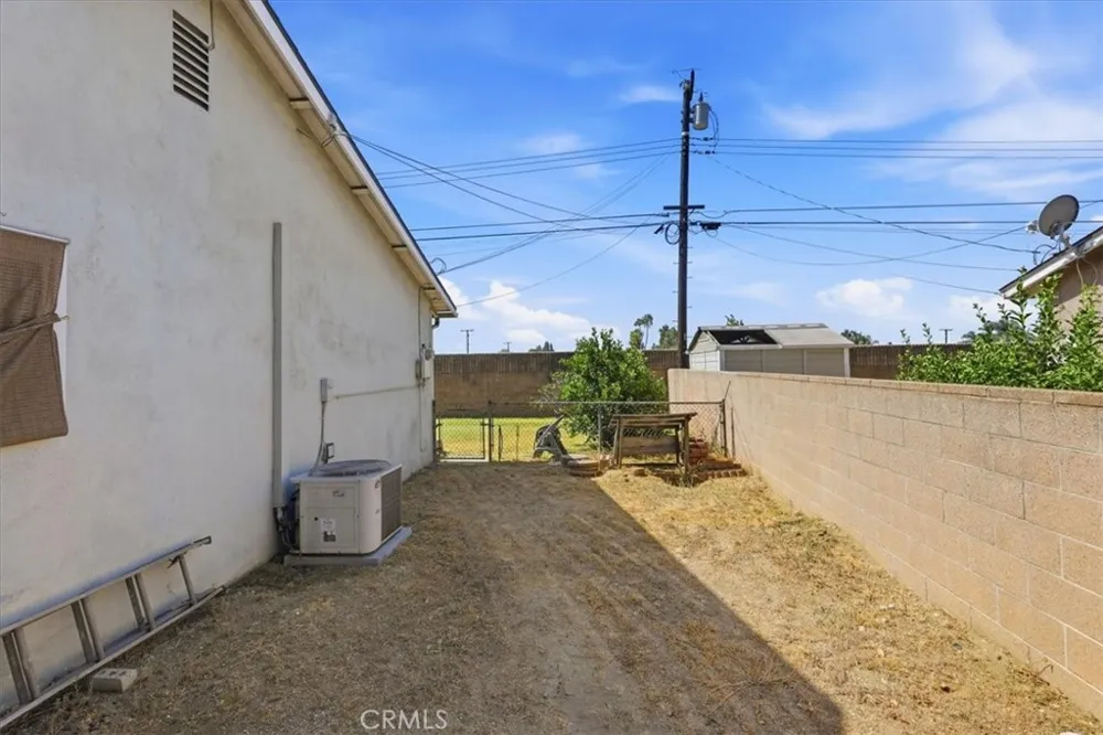 614 Azure Court Upland, CA 91786
