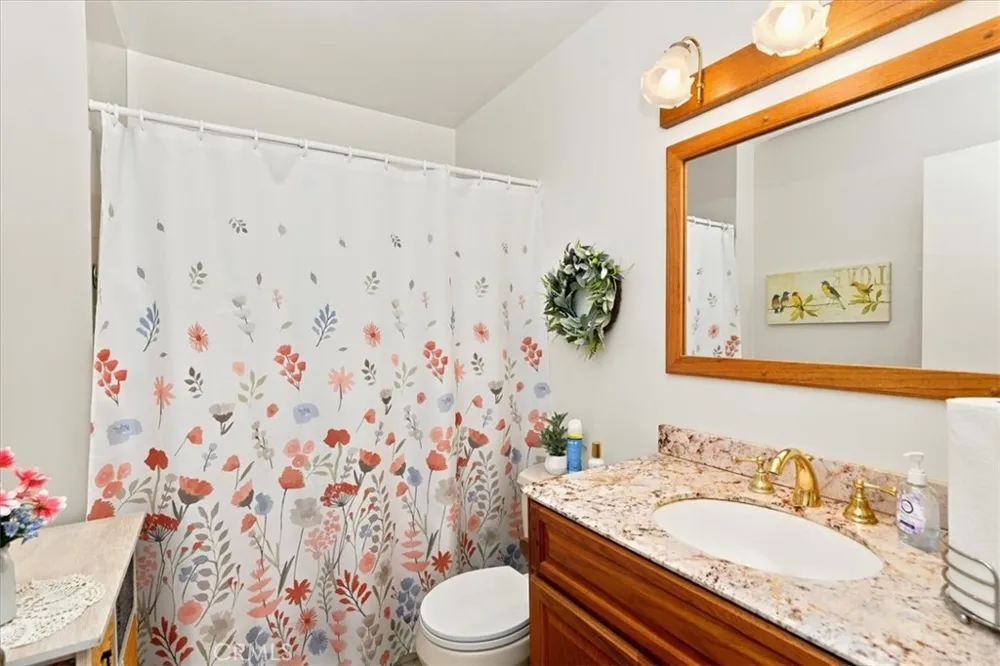 614 Azure Court Upland, CA 91786