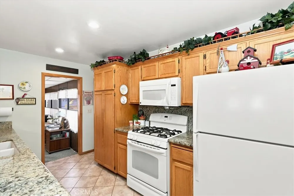 614 Azure Court Upland, CA 91786