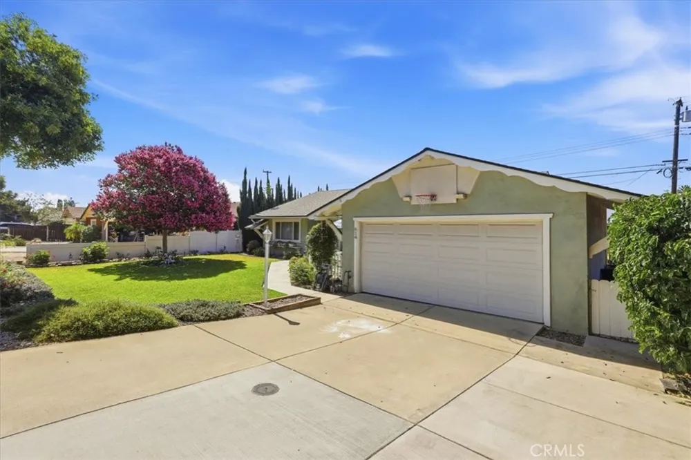 614 Azure Court Upland, CA 91786
