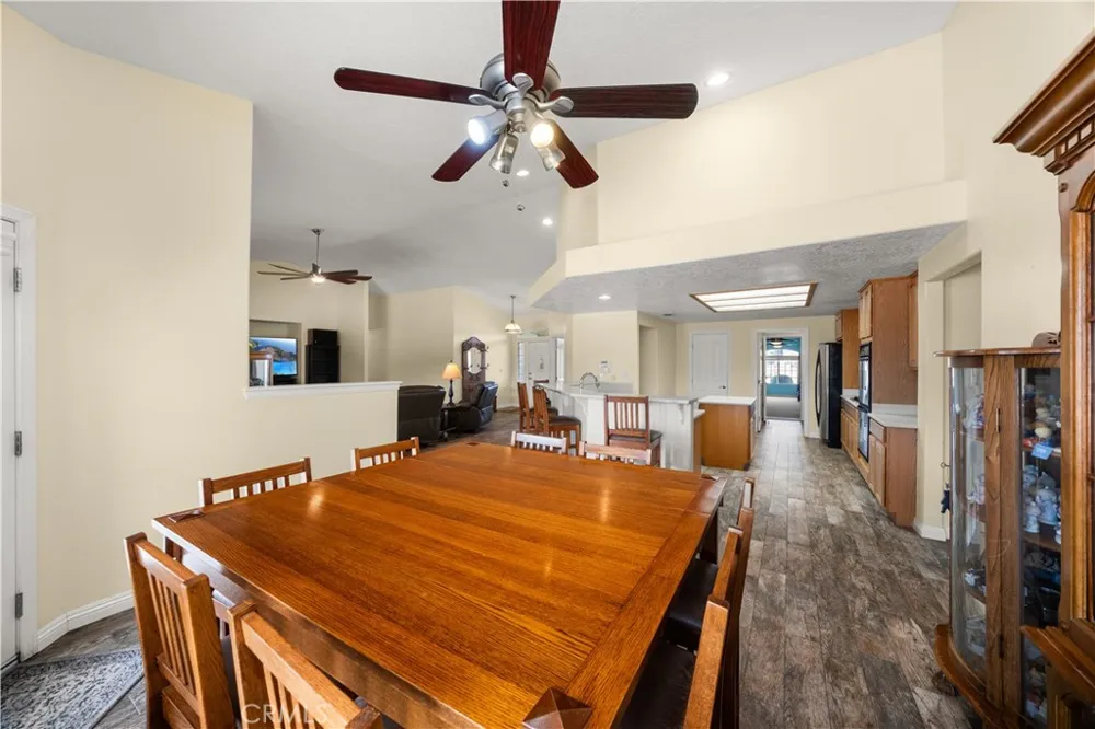 7682 Coleridge Rd Oak Hills, CA 92344