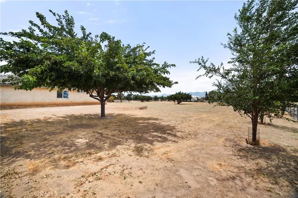 7682 Coleridge Rd Oak Hills, CA 92344