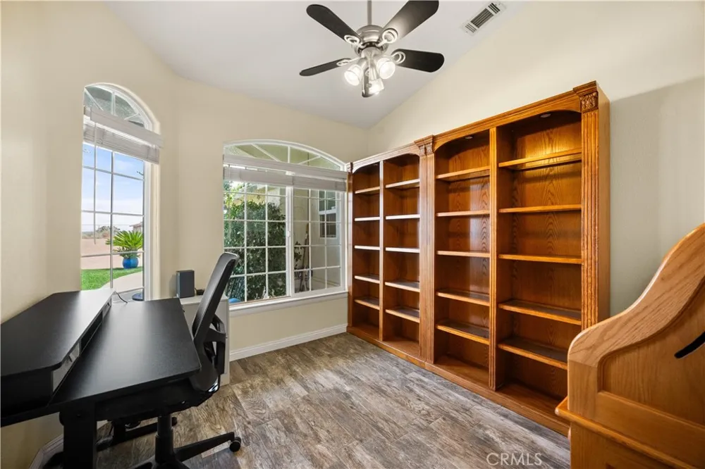 7682 Coleridge Rd Oak Hills, CA 92344