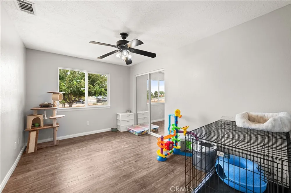 7682 Coleridge Rd Oak Hills, CA 92344