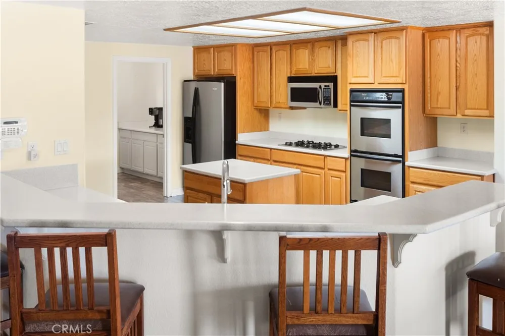 7682 Coleridge Rd Oak Hills, CA 92344