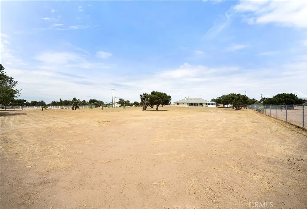 7682 Coleridge Rd Oak Hills, CA 92344
