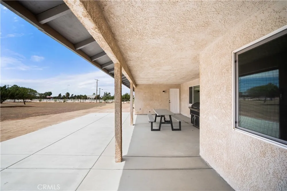7682 Coleridge Rd Oak Hills, CA 92344
