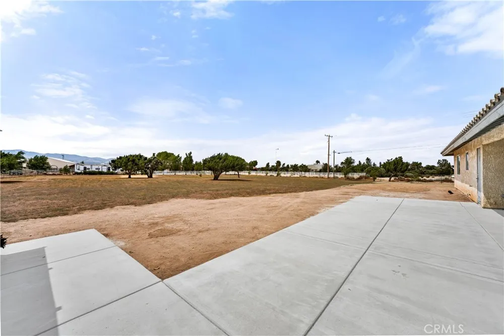 7682 Coleridge Rd Oak Hills, CA 92344