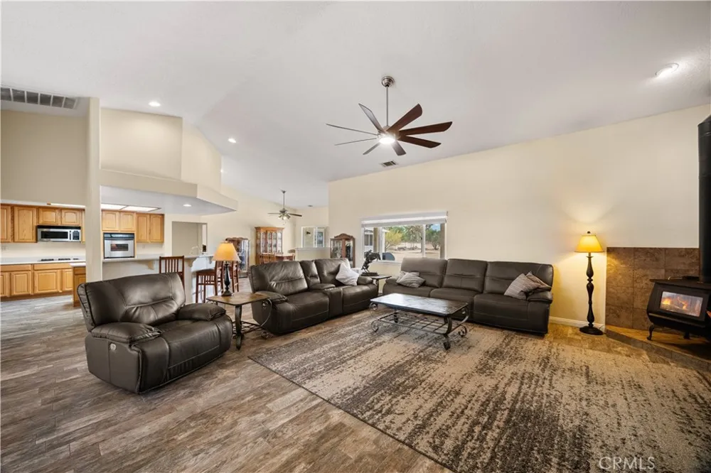 7682 Coleridge Rd Oak Hills, CA 92344
