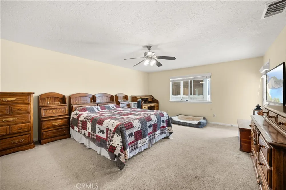7682 Coleridge Rd Oak Hills, CA 92344