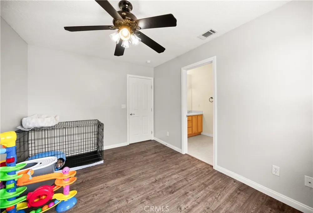 7682 Coleridge Rd Oak Hills, CA 92344