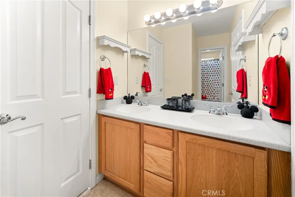 7682 Coleridge Rd Oak Hills, CA 92344