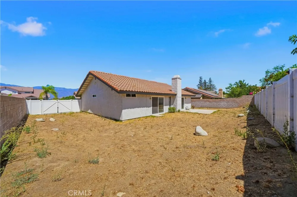 2326 Sycamore Rialto, CA 92377