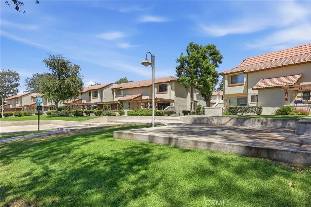 854 Endicott Claremont, CA 91711