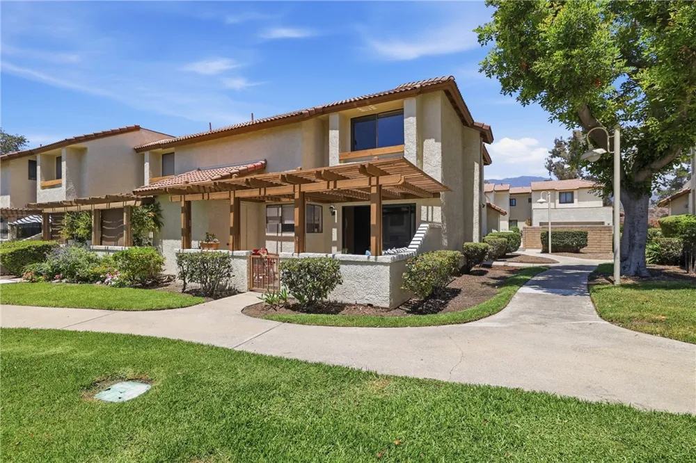 854 Endicott Claremont, CA 91711