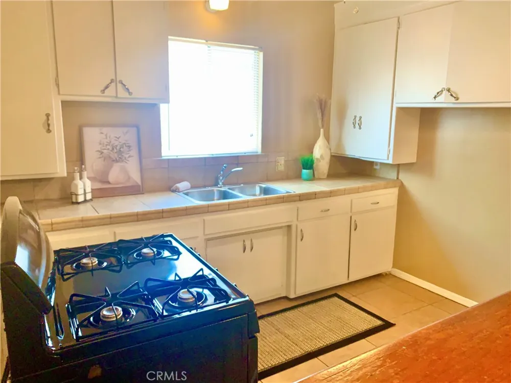 550 Valencia Covina, CA 91723