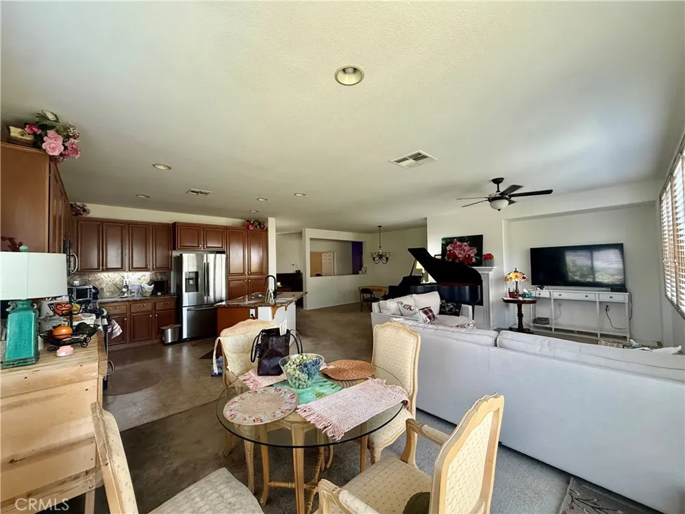 1592 Flora Beaumont, CA 92223